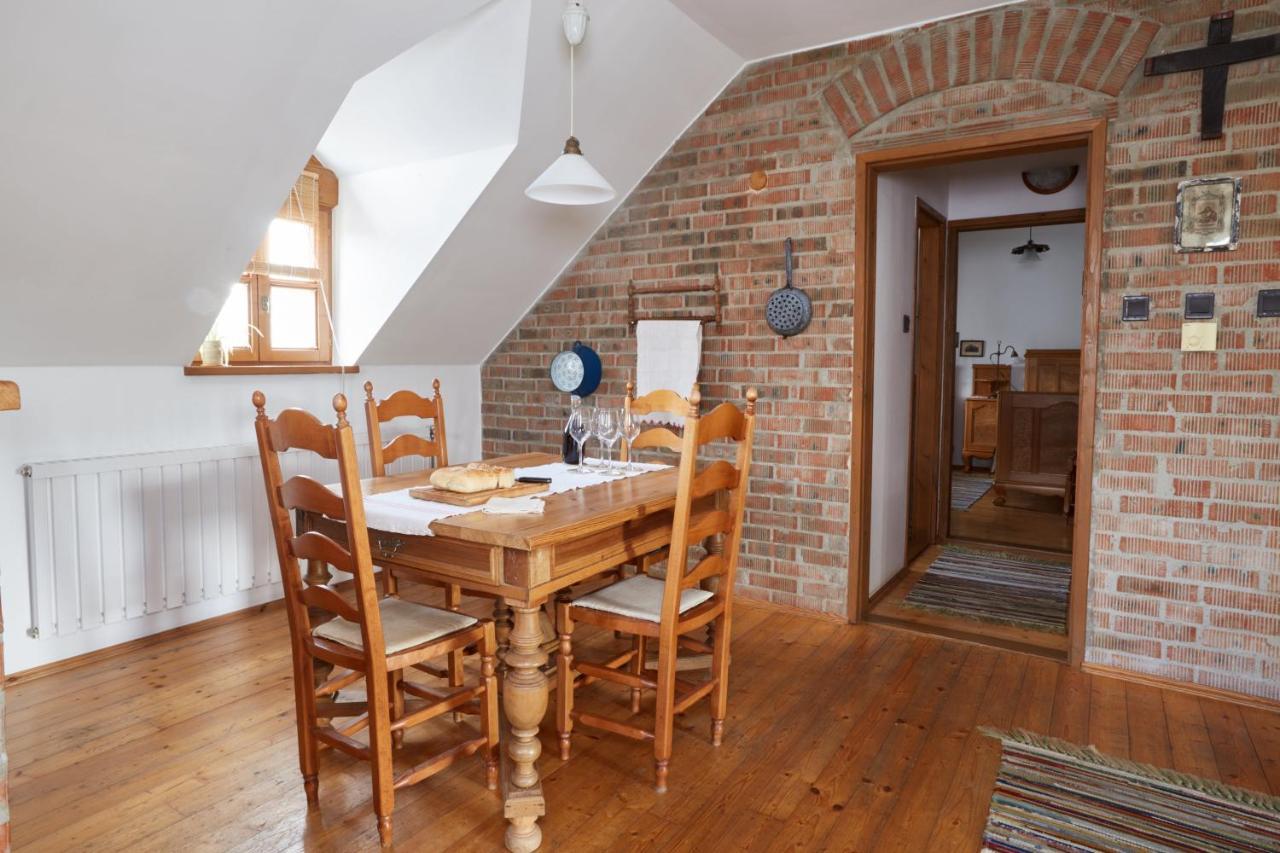 Troszt Pince Apartman Villány Buitenkant foto